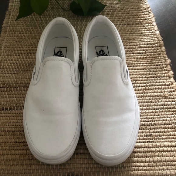 White Vans slip on shoes - Picture 2 of 6